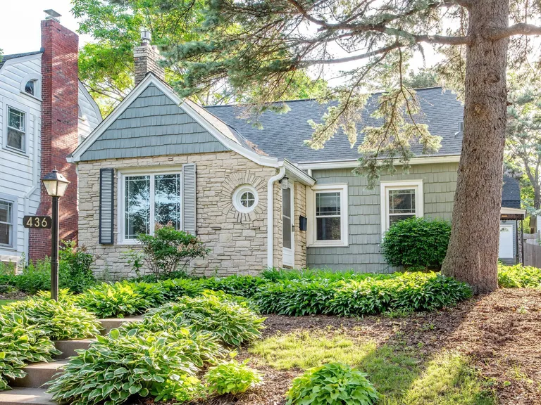 436 Woodlawn Ave, St Paul, MN 55105-1342