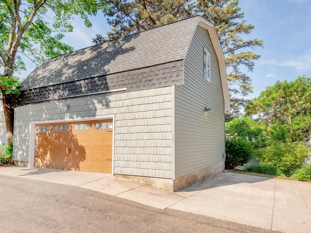 436 Woodlawn Ave, St Paul, MN 55105-1342