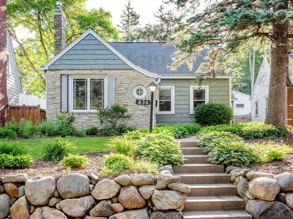 436 Woodlawn Ave, St Paul, MN 55105-1342