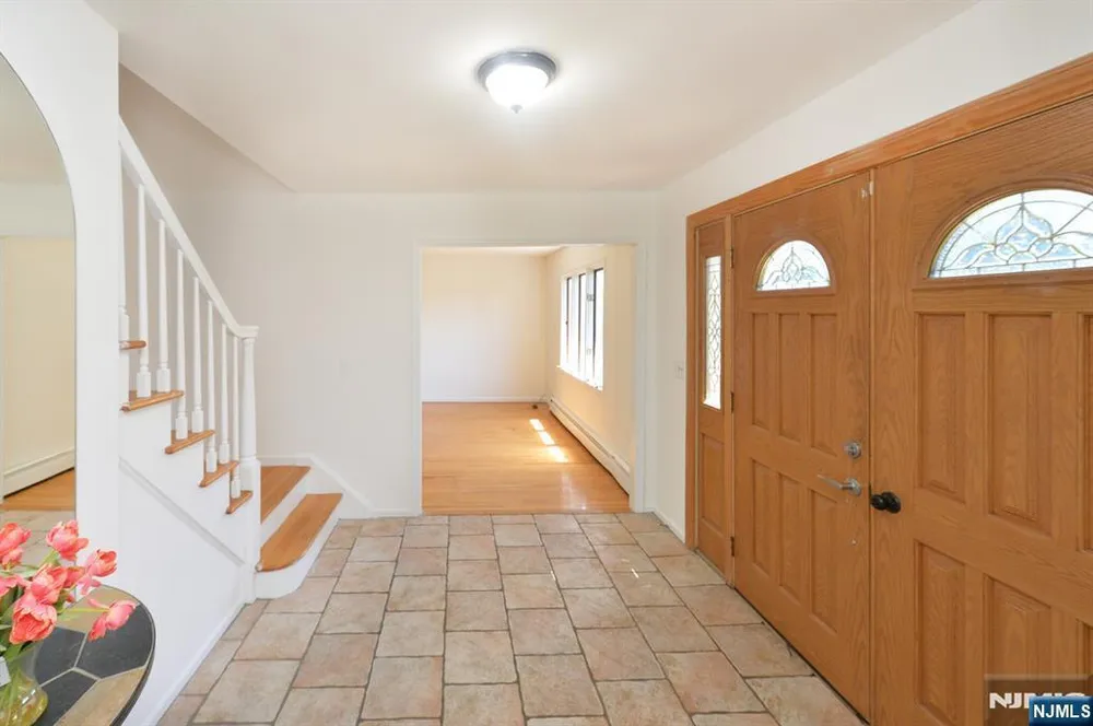 203 Mountain Ave, Hawthorne, NJ 07506