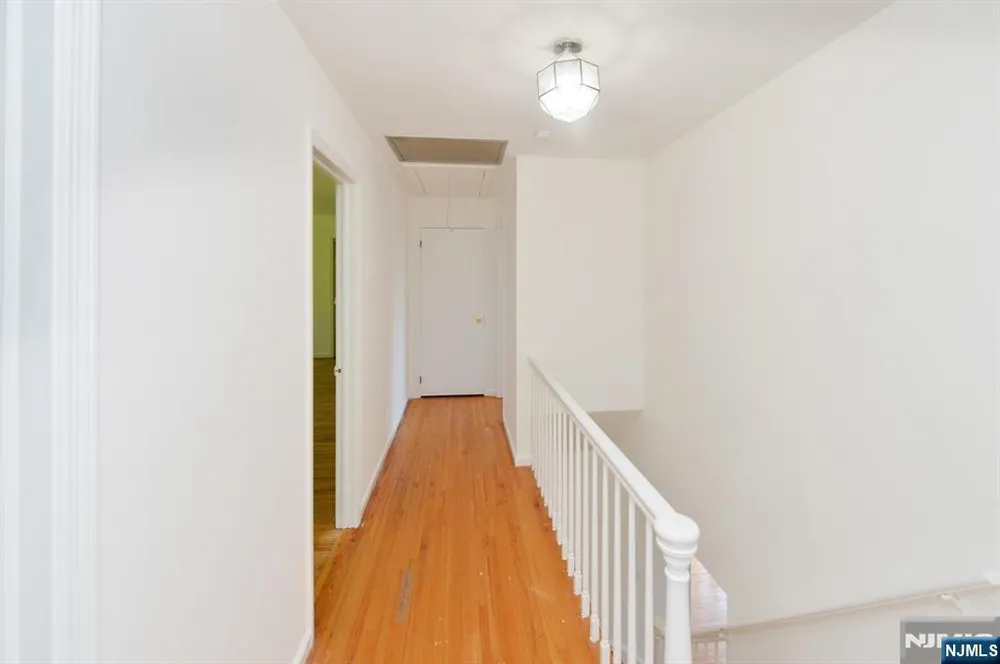 203 Mountain Ave, Hawthorne, NJ 07506