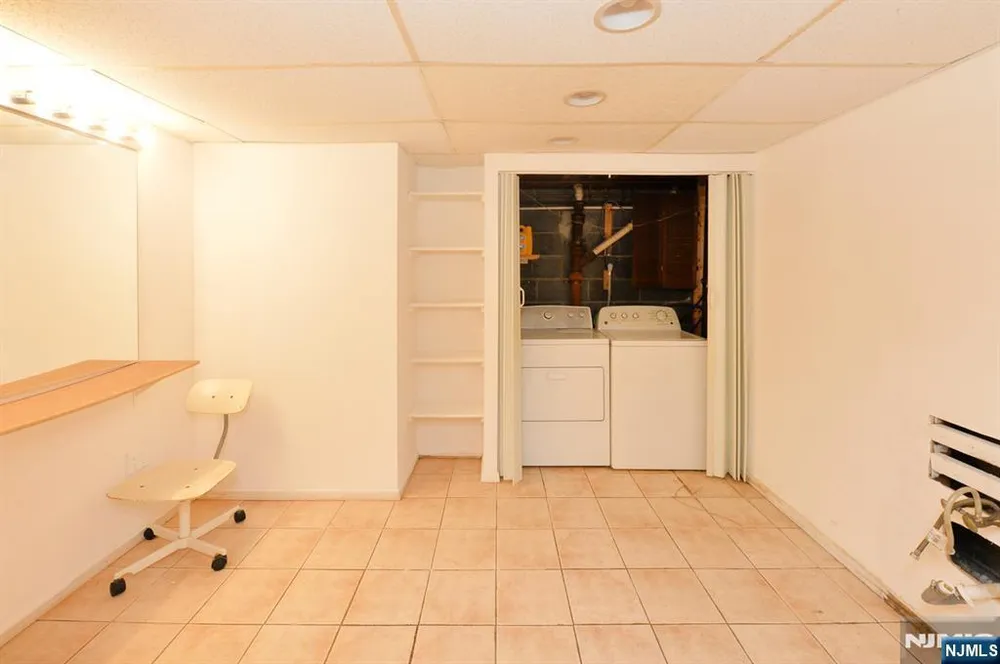 203 Mountain Ave, Hawthorne, NJ 07506