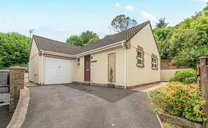Embury Close, Kingskerswell, Newton Abbot, Devon, TQ12 photo