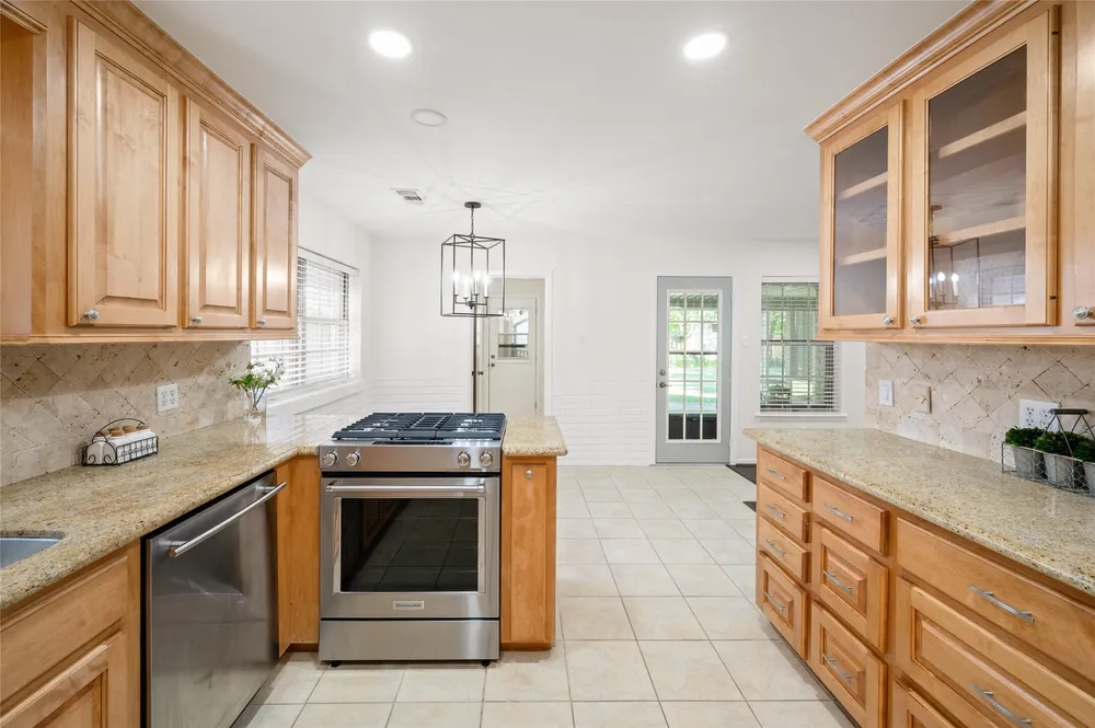 1906 Spillers Ln, Houston, TX 77043