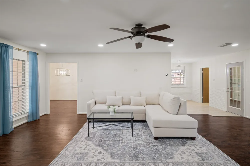 1906 Spillers Ln, Houston, TX 77043