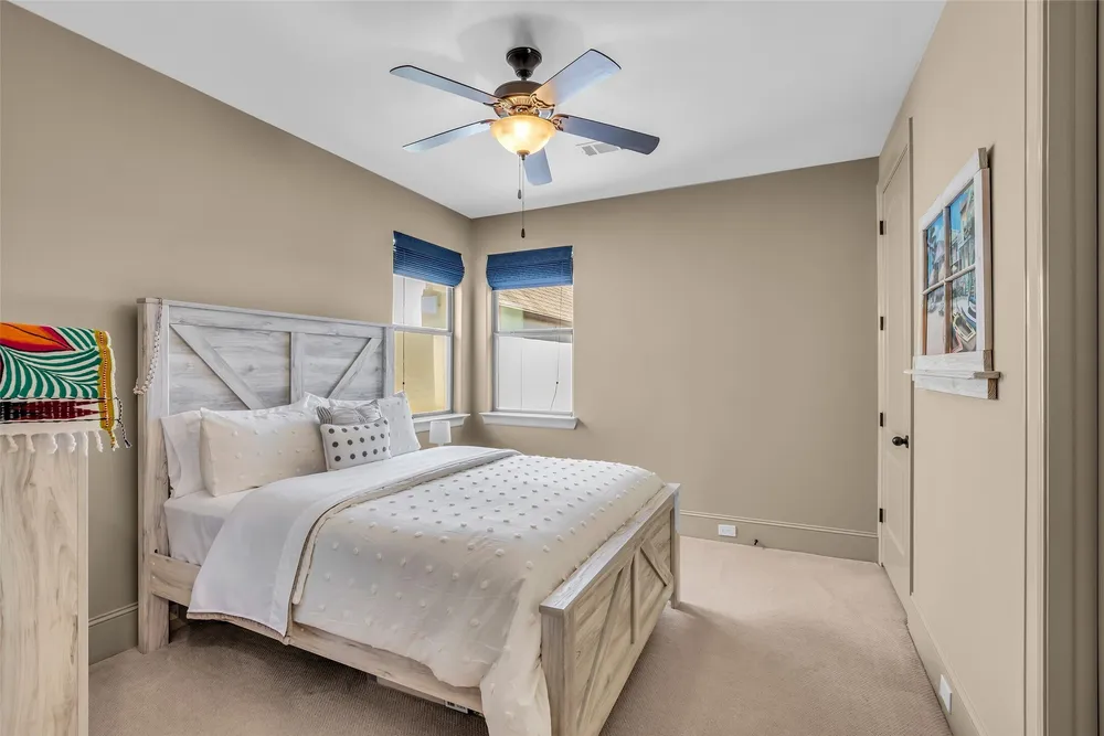 1819 W 24th St, Houston, TX 77008