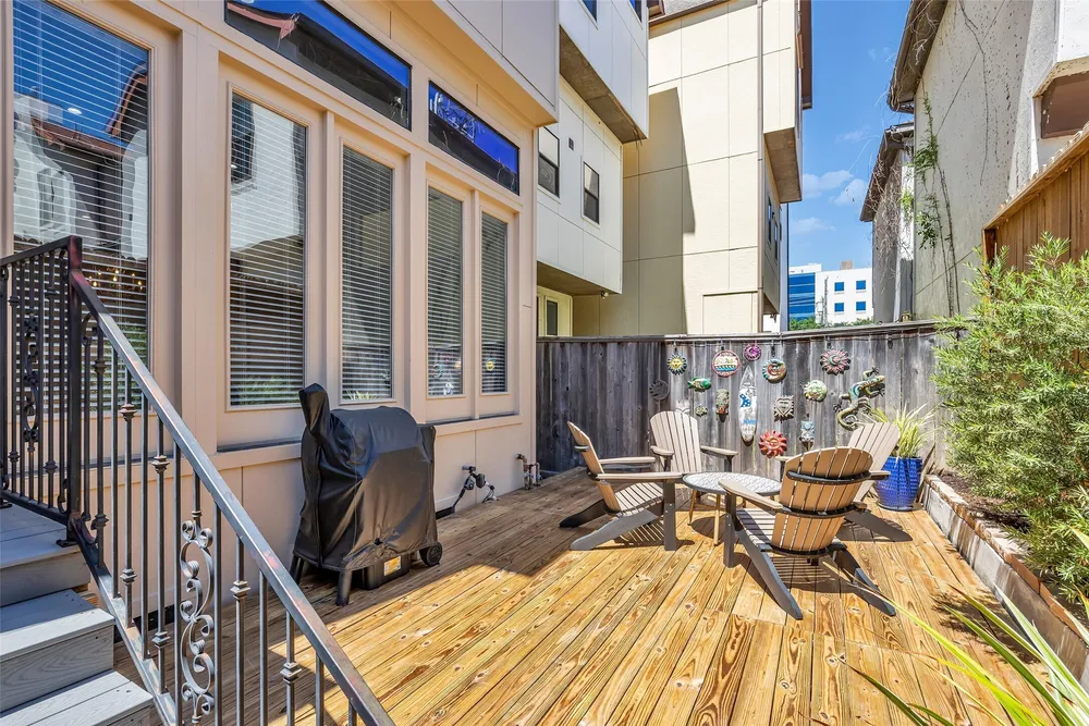 1819 W 24th St, Houston, TX 77008