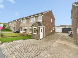 Highlea Close, Yeadon, Leeds photo