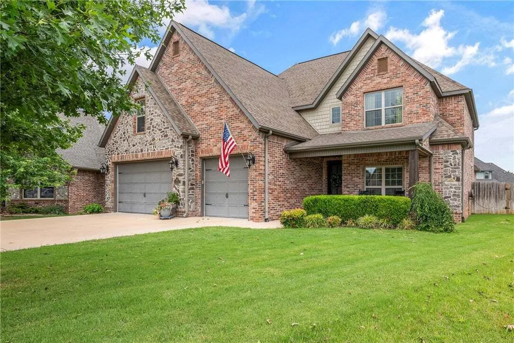 4201 Willowbend Dr, Rogers, AR 72758