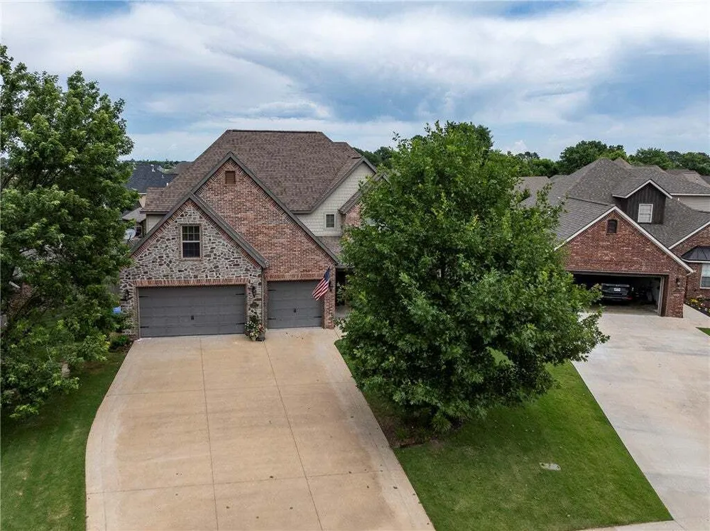 4201 Willowbend Dr, Rogers, AR 72758