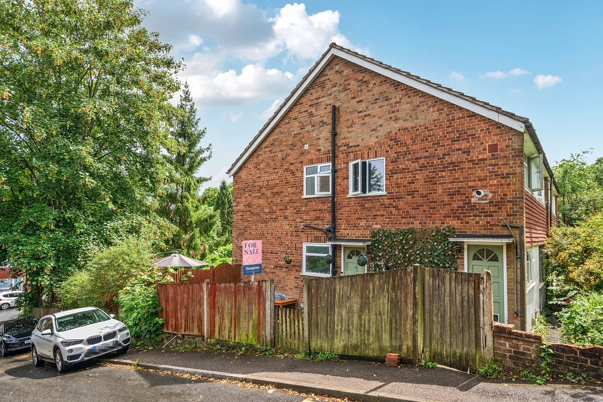 Stafford Close, Caterham, CR3 photo 2