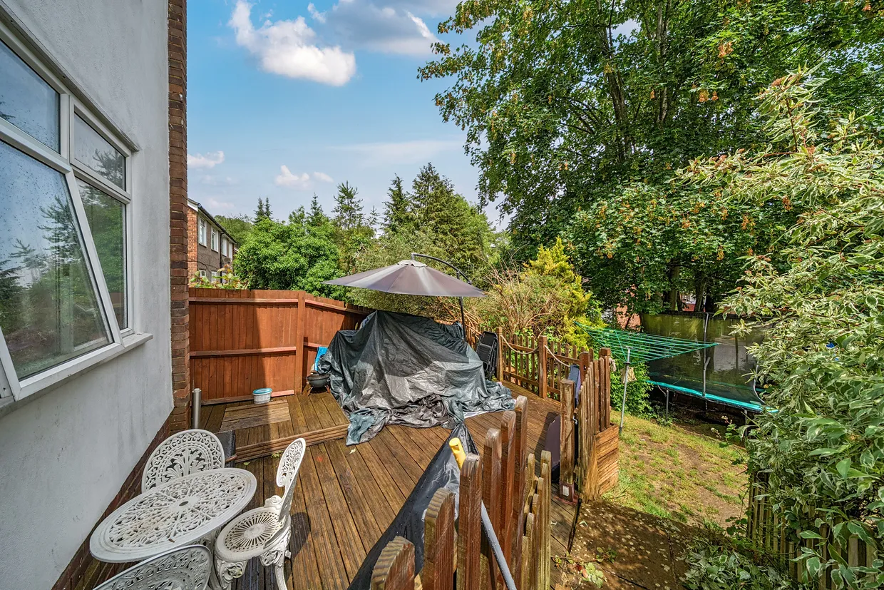 Stafford Close, Caterham, CR3 photo 9