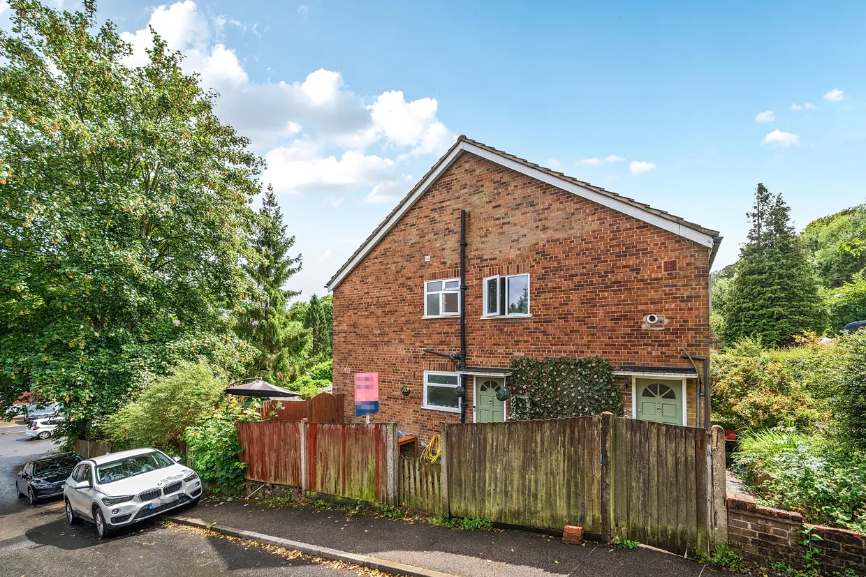 Stafford Close, Caterham, CR3 photo 12