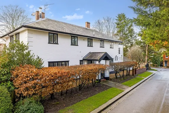 College Avenue, Epsom KT17