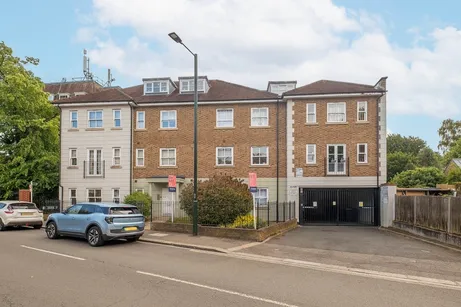 High Street, Hampton, TW12