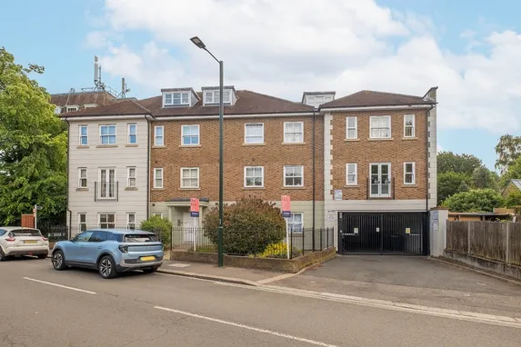 High Street, Hampton, TW12
