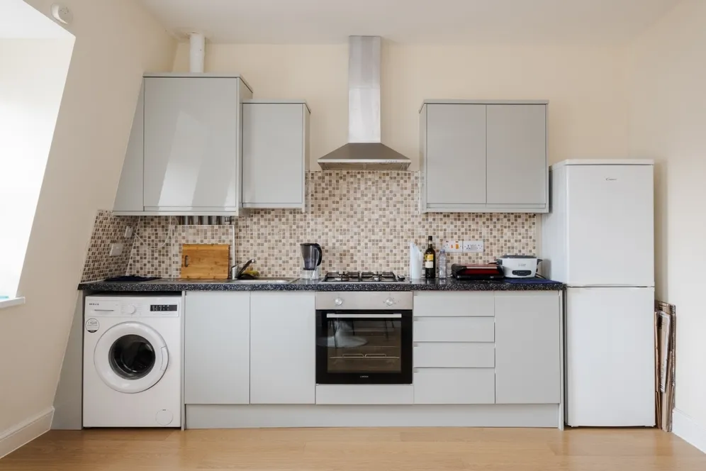 Hessel Street London E1 photo 4