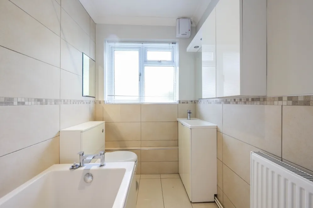 Bromet Close Watford WD17 photo 5