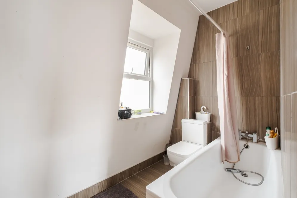 Hessel Street London E1 photo 8