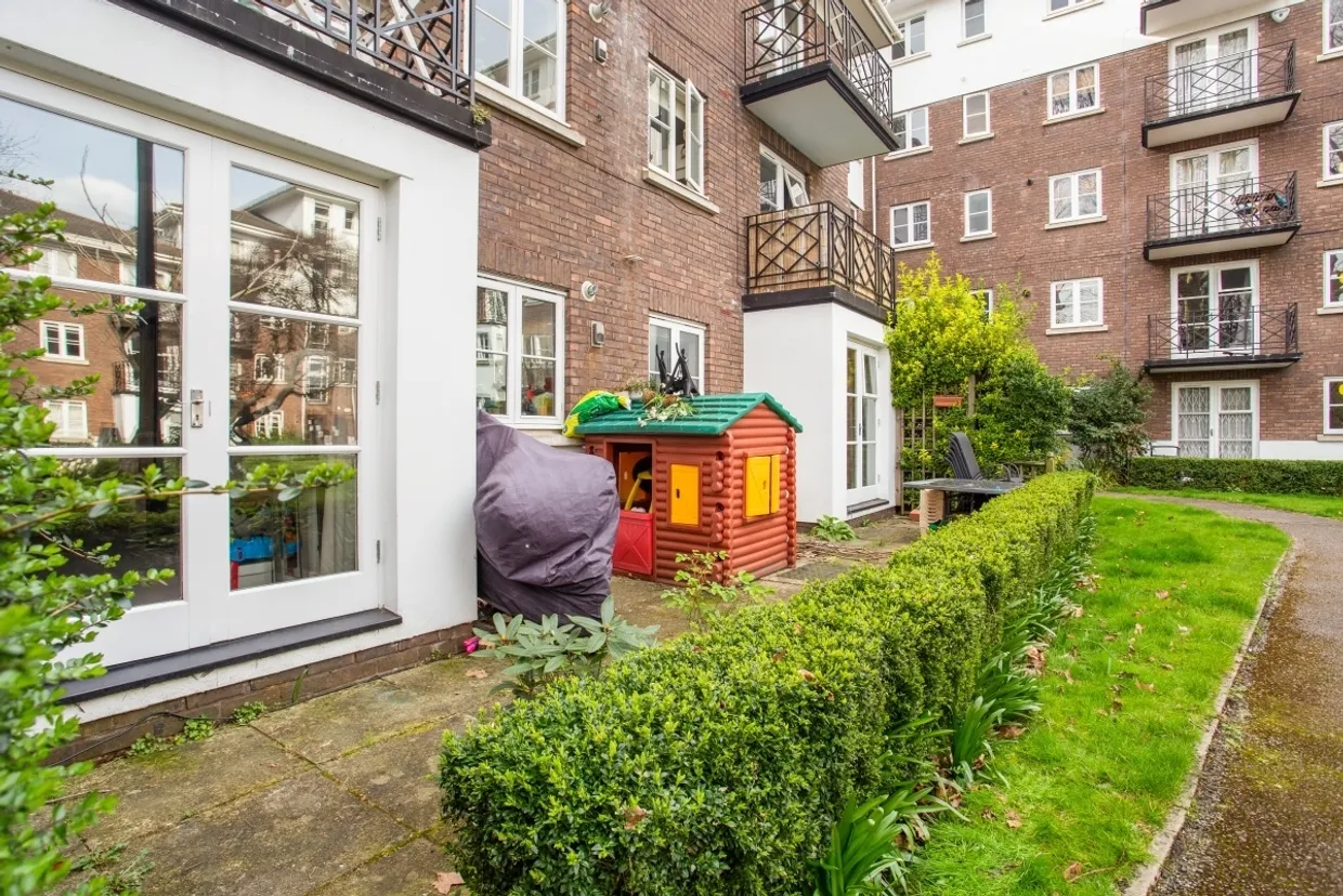 Brompton Park Crescent London SW6 photo 15