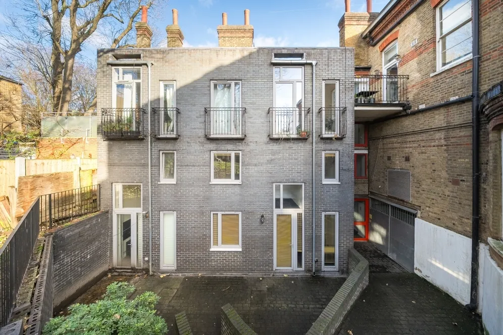 St. John's Way London N19 photo 9
