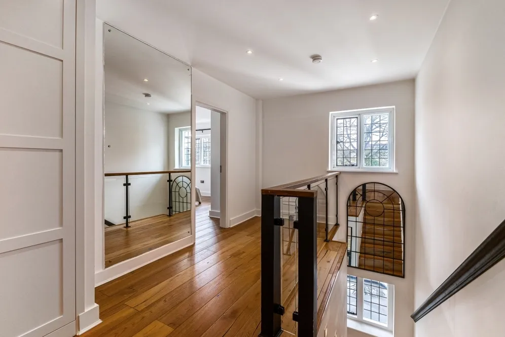 College Avenue, Epsom KT17 photo 16
