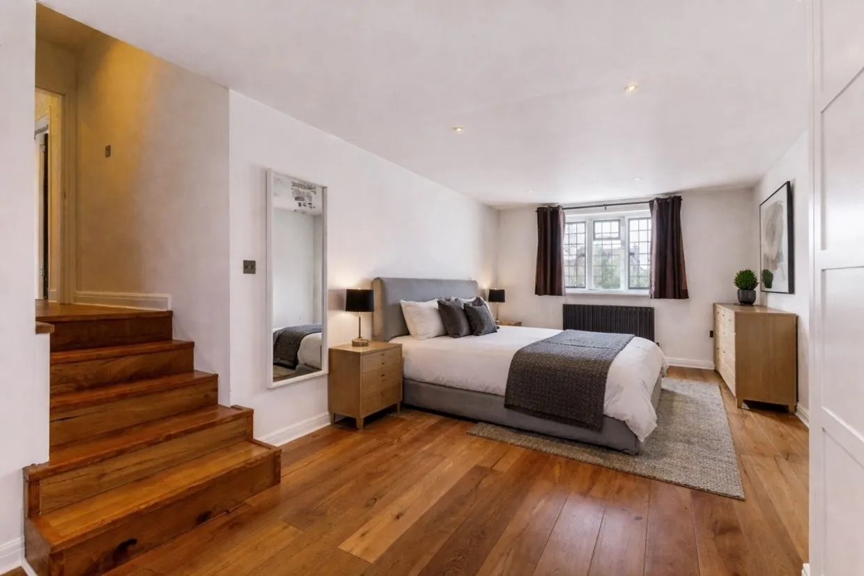 College Avenue, Epsom KT17 photo 20