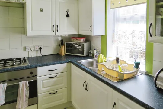 Ffordd Ganol, Bridgend, CF31