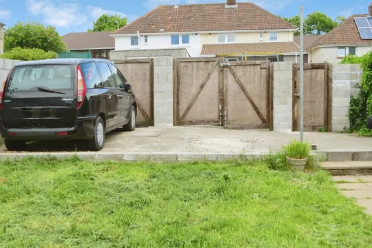 Ffordd Ganol, Bridgend, CF31