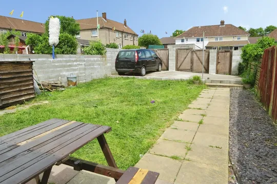 Ffordd Ganol, Bridgend, CF31