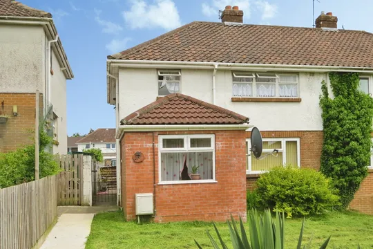 Ffordd Ganol, Bridgend, CF31