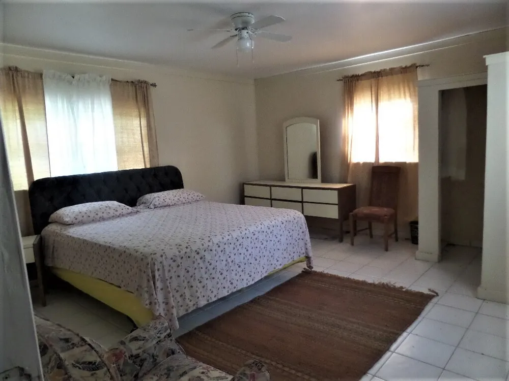 2 bedroom 1 bath house in Hamilton's, Long Island, Bahamas Hamiltons Long Island