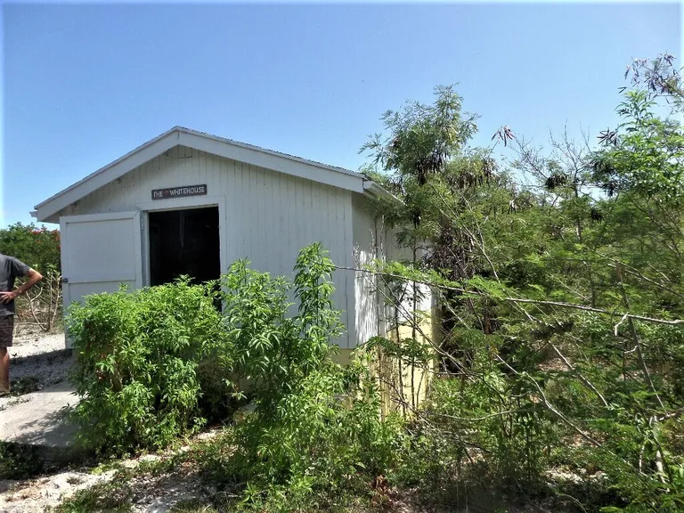 3 bed//2ba house on 1.25 Acres in Hamilton's, Long Island Long Island Long Island