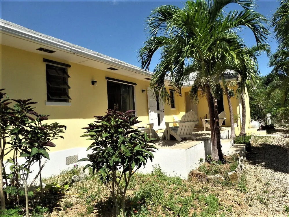 3 bed//2ba house on 1.25 Acres in Hamilton's, Long Island Long Island Long Island