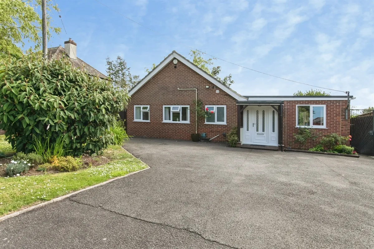 Beavor Lane, Axminster
