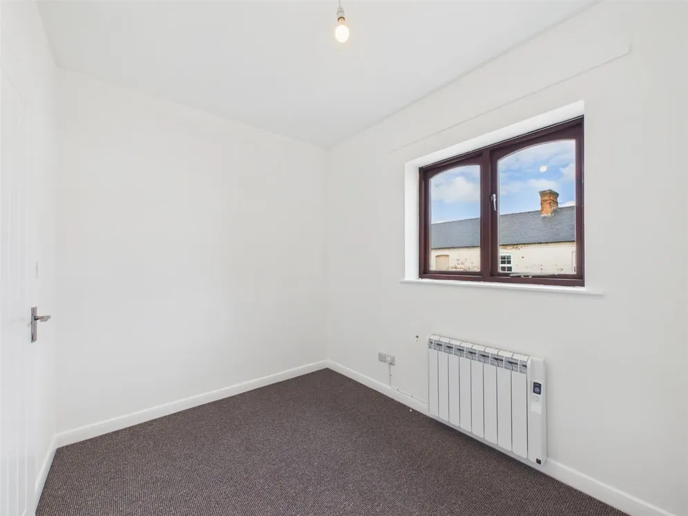 Property carousel item 6