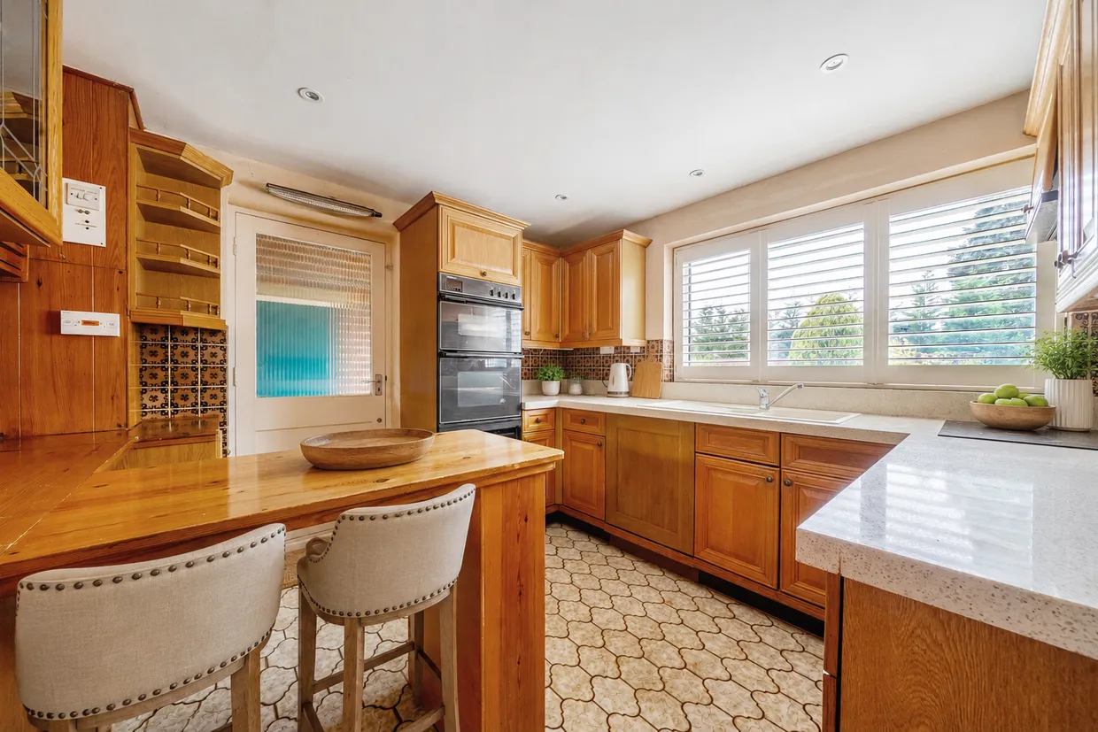 Orchard Way, Send, GU23 photo 5