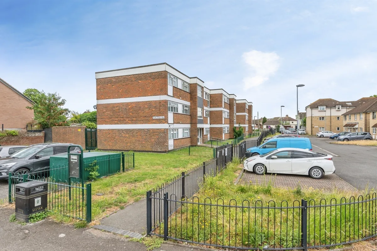 Ongar Way, RAINHAM
