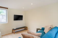 Whitehorse Drive, Epsom, KT18 photo 6