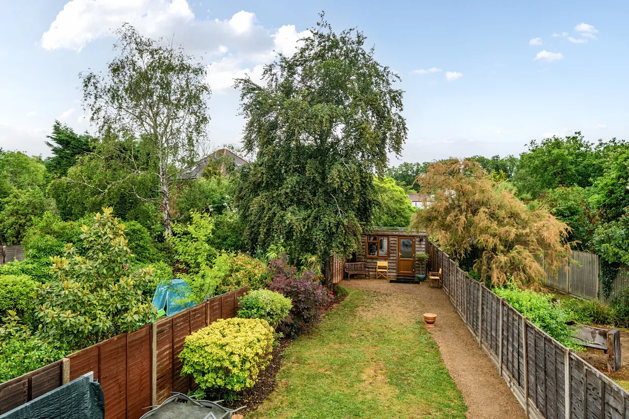 Whitehorse Drive, Epsom, KT18 photo 12