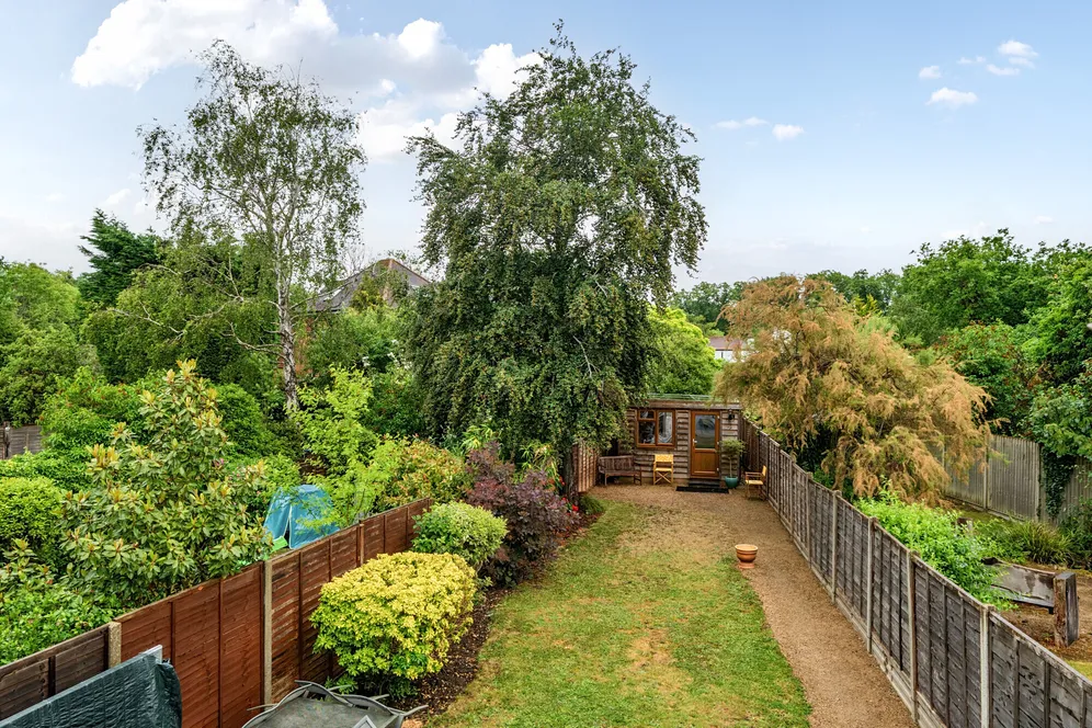 Whitehorse Drive, Epsom, KT18 photo 12