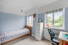 Whitehorse Drive, Epsom, KT18 photo 18