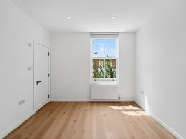 Ellerslie Road, London thumb 3