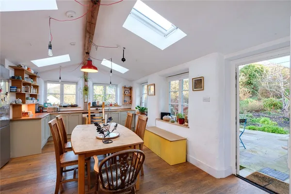Annings Lane, Burton Bradstock, DT6 photo 10