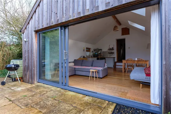 Annings Lane, Burton Bradstock, DT6 photo 38
