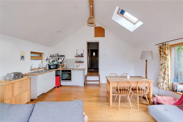 Annings Lane, Burton Bradstock, DT6 photo 41