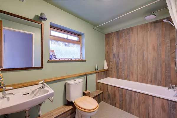 Annings Lane, Burton Bradstock, DT6 photo 43