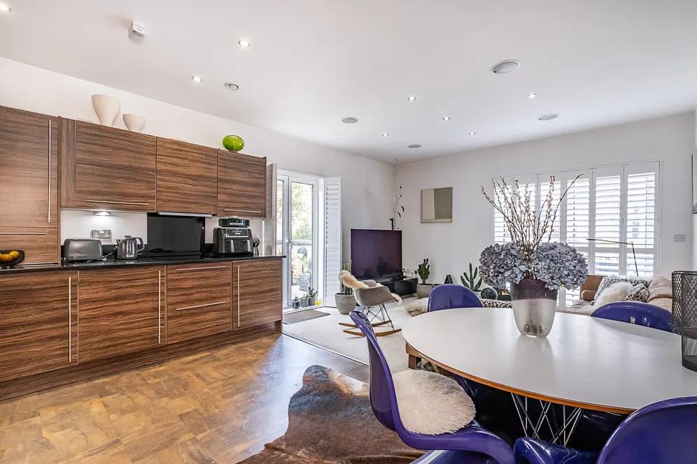 Blagrove Road, Teddington, TW11 photo 3