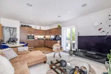 Blagrove Road, Teddington, TW11 photo 5