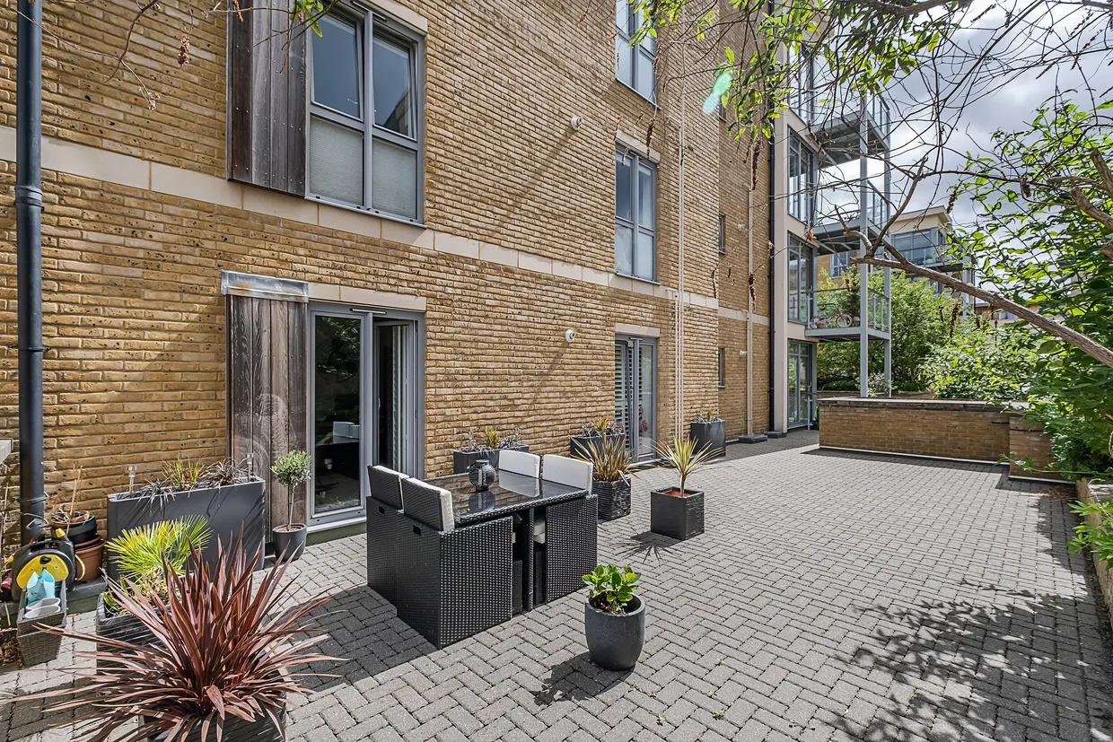 Blagrove Road, Teddington, TW11 photo 9